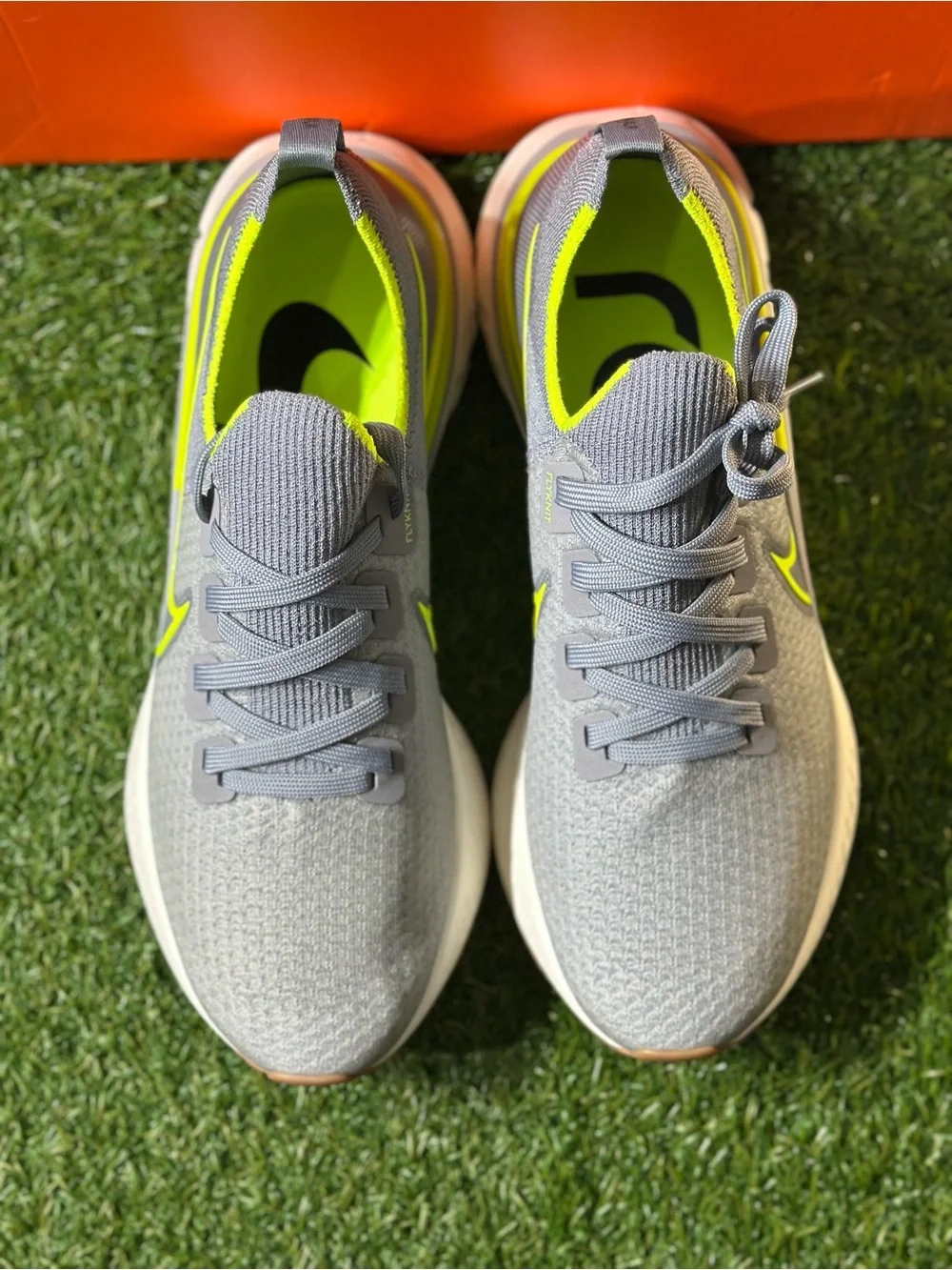 NIKE REACT INFINITY RUN FLYKNIT, SIZE : 9 MENS, COLOR: PARTICLE GREY/ VOLT- WOLF